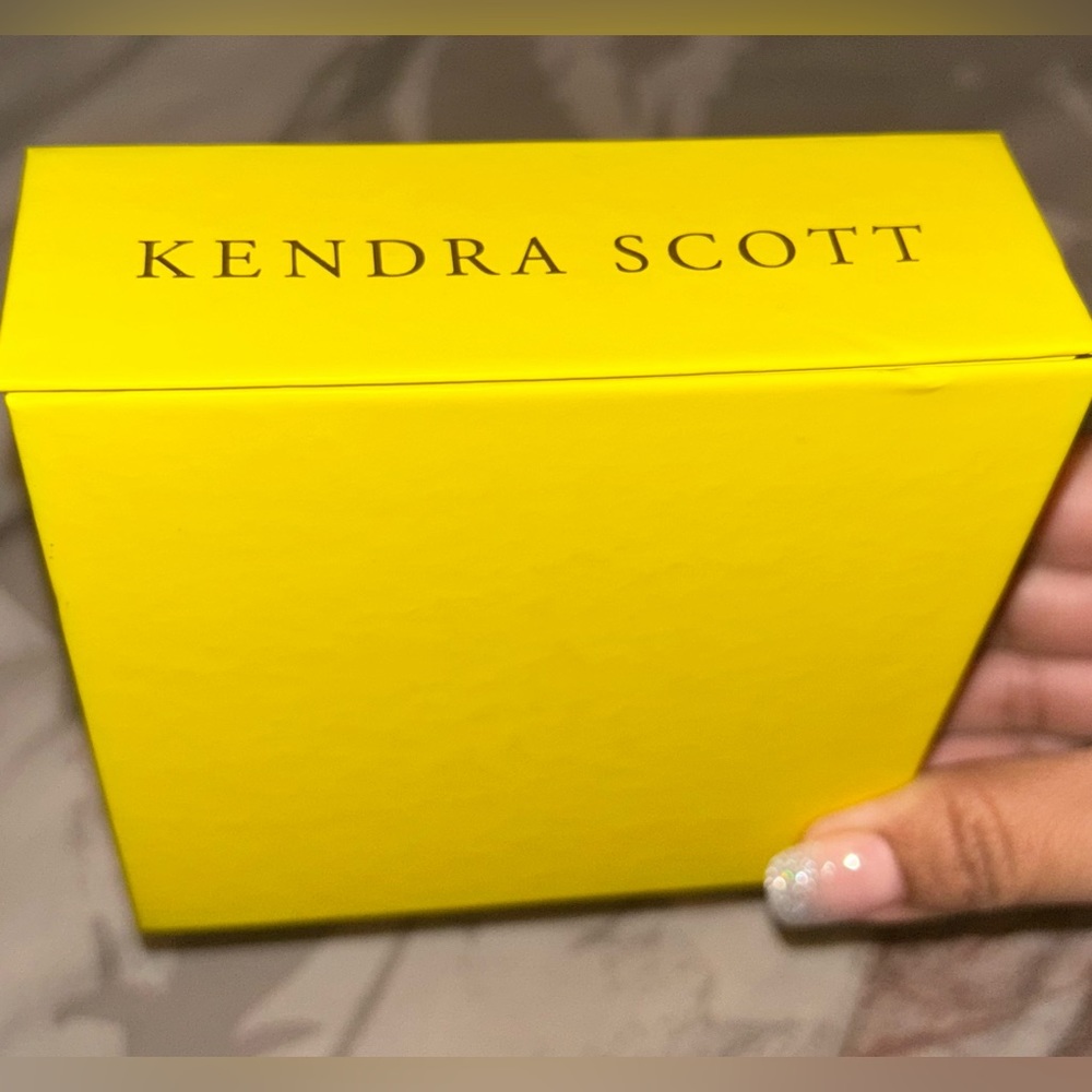 Kendra Scott Accessory Box-Perfect condition - Picture 3 of 3